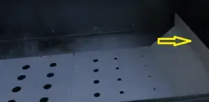 Baffle plate in the cooking chamber