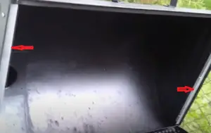 L-shaped aluminum on both side of the lid